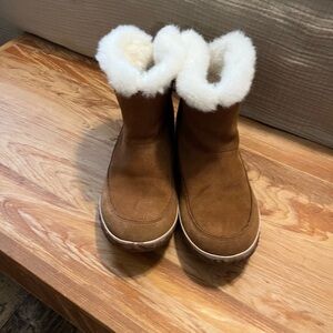 Sorel Out N’ About Ankle faux fur lined Brown Suede Sz 8 NEW w/out Box